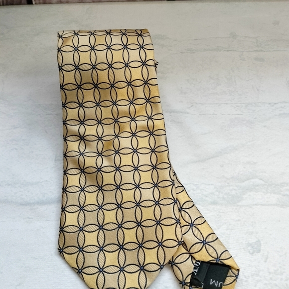 XMI PLATINUM SILK NECKTIE TIE Interlocking Circles Blue Yellow Hand Made in USA - Picture 7 of 9